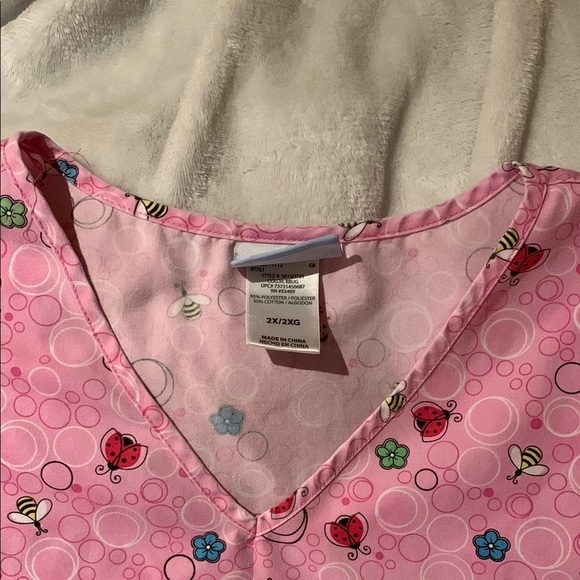 Gently Loved Pink Patterned Scrub Top with Bees & Ladybugs - Picture 4 of 6